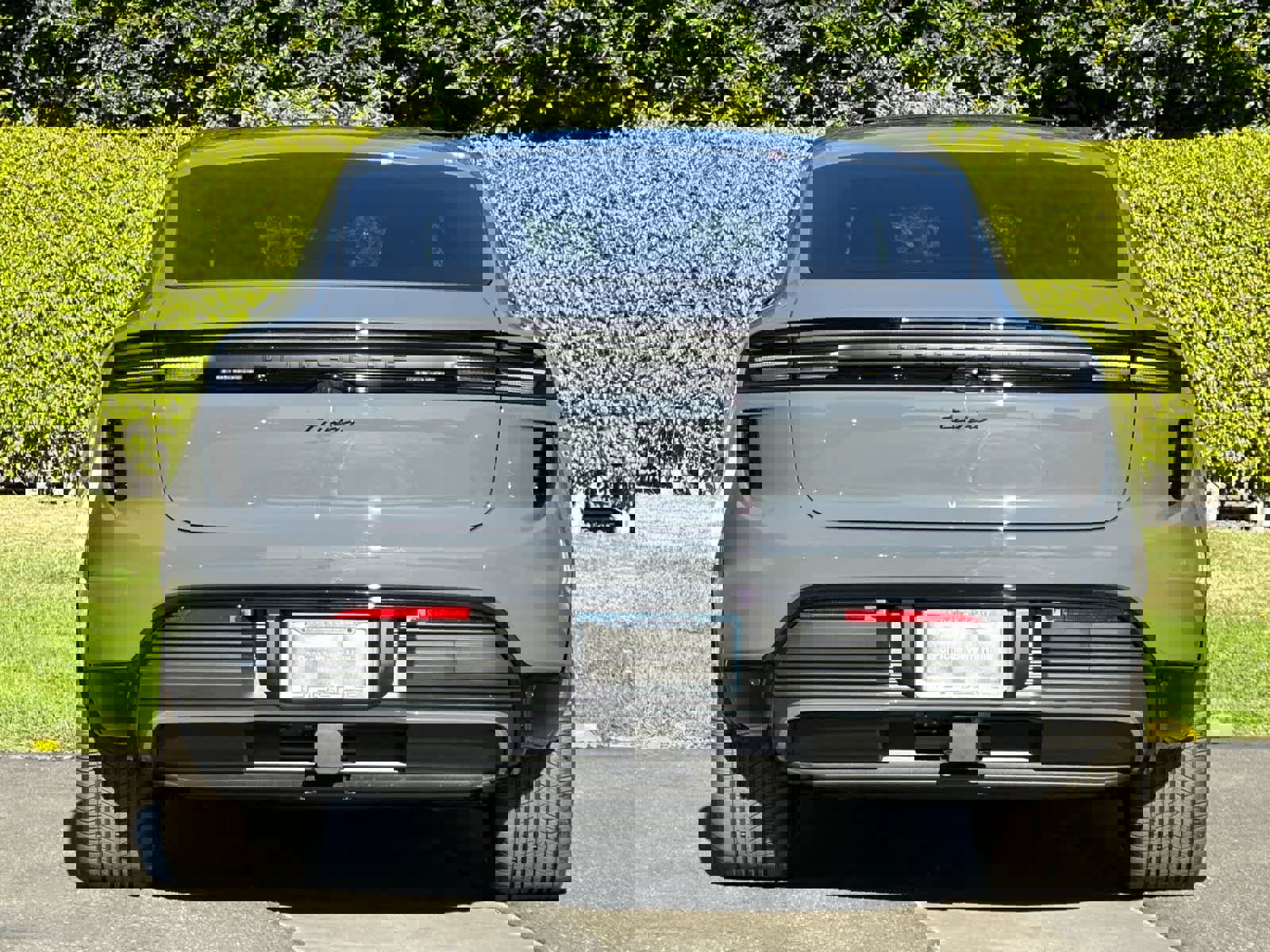 New 2025 Porsche Macan Turbo Electric image 7