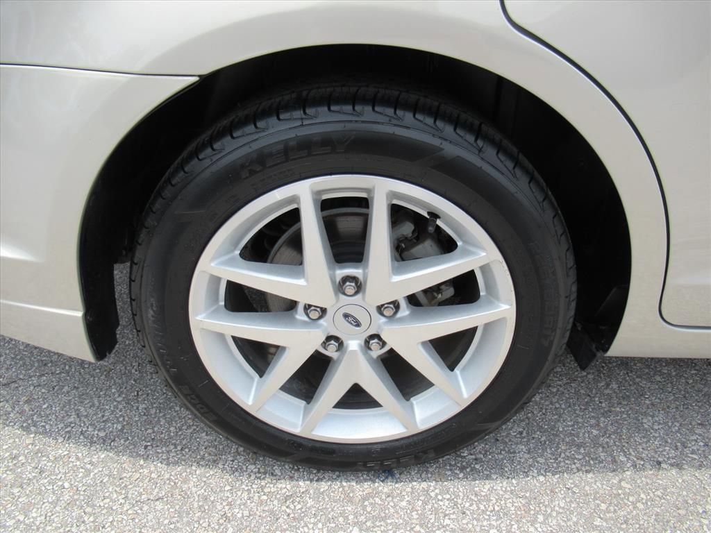 Used 2010 Ford Fusion SEL FWD image 8