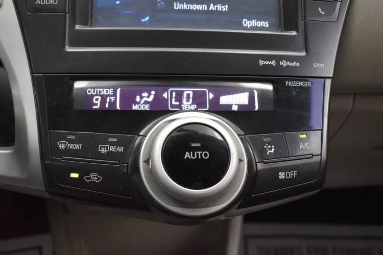 Used 2012 Toyota Prius V Three w/ Preferred Accessory Pkg FWD image 33