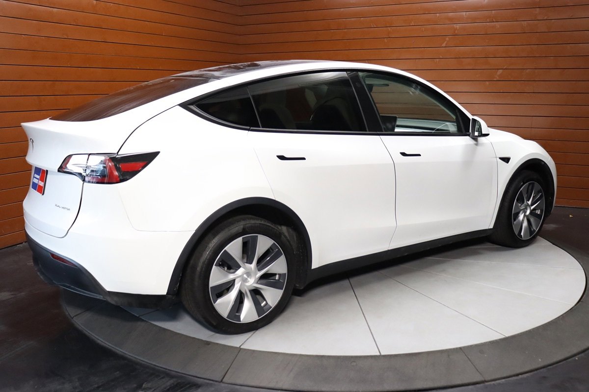 Used 2023 Tesla Model Y Long Range image 19