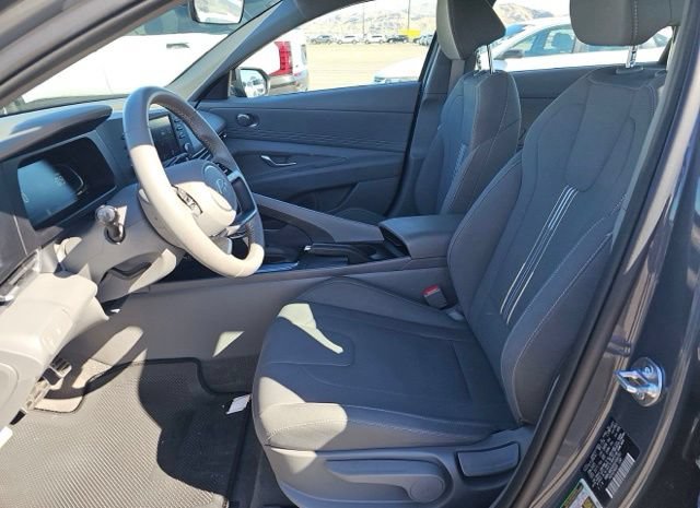 Used 2025 Hyundai Elantra Sport FWD image 13