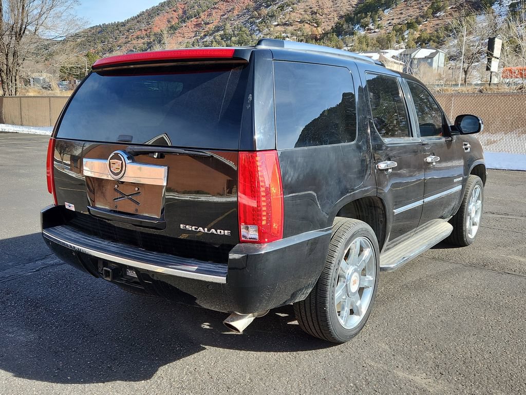 Used 2013 Cadillac Escalade Luxury AWD/4WD image 3