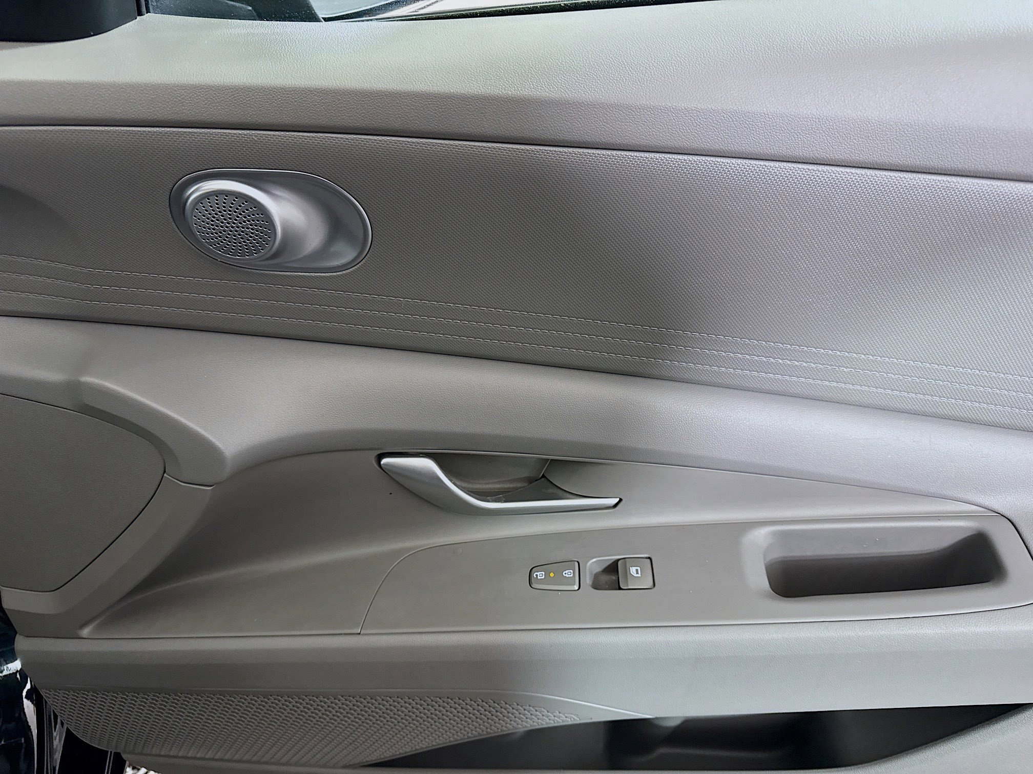 Used 2025 Hyundai Elantra SE image 30