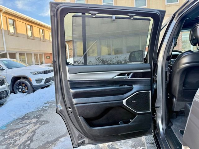 Used 2025 Jeep Wagoneer Series II w/ Convenience Group I image 24