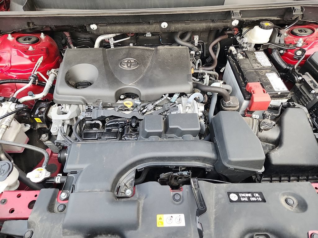 Used 2025 Toyota RAV4 XLE AWD/4WD image 27