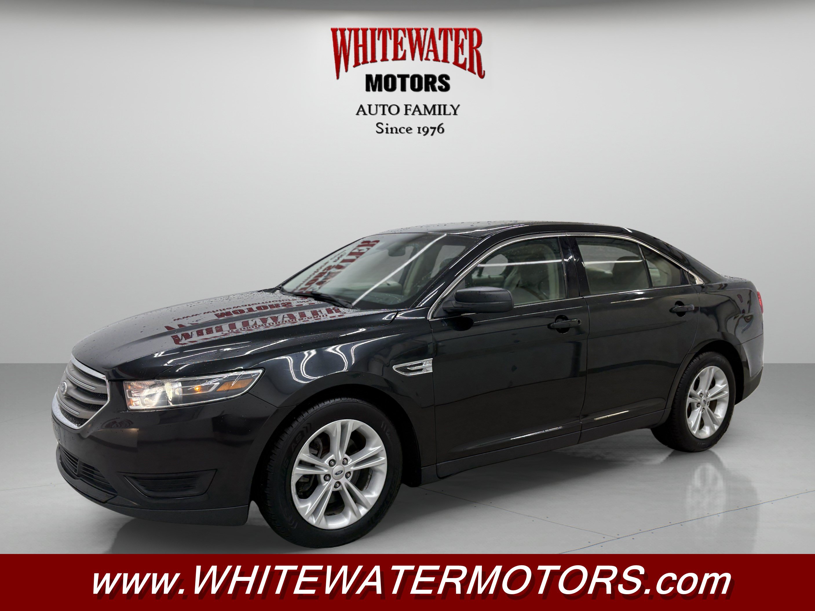 Used 2015 Ford Taurus SE FWD image 1