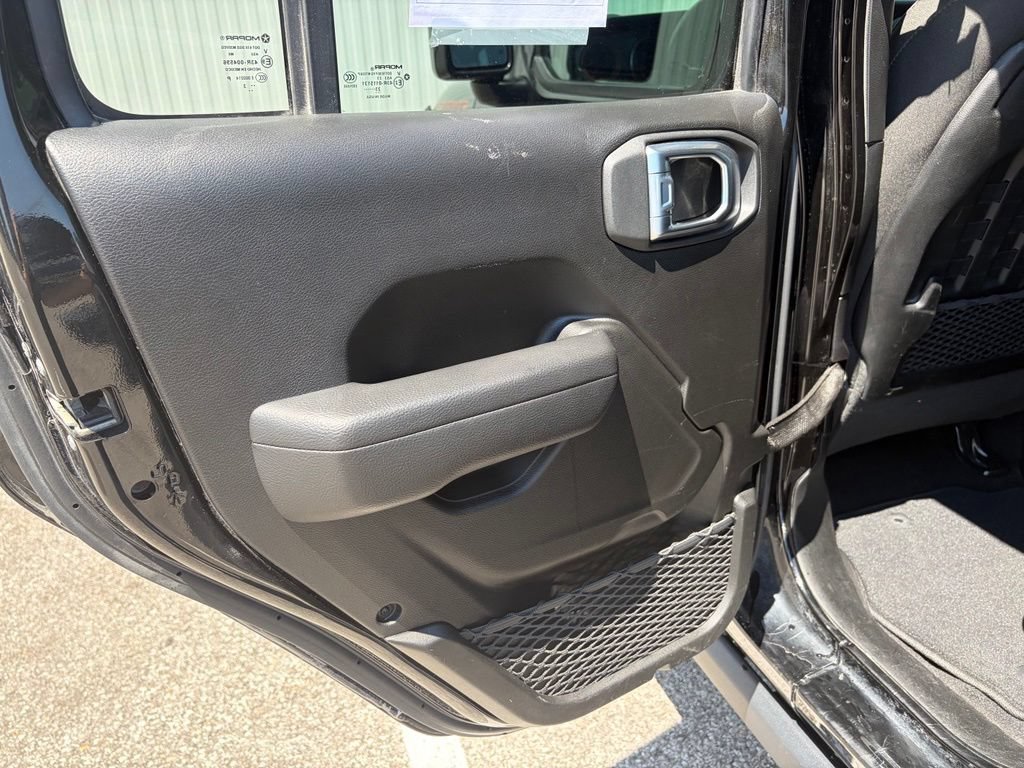 Used 2023 Jeep Gladiator Mojave w/ Cold Weather Group AWD/4WD image 15