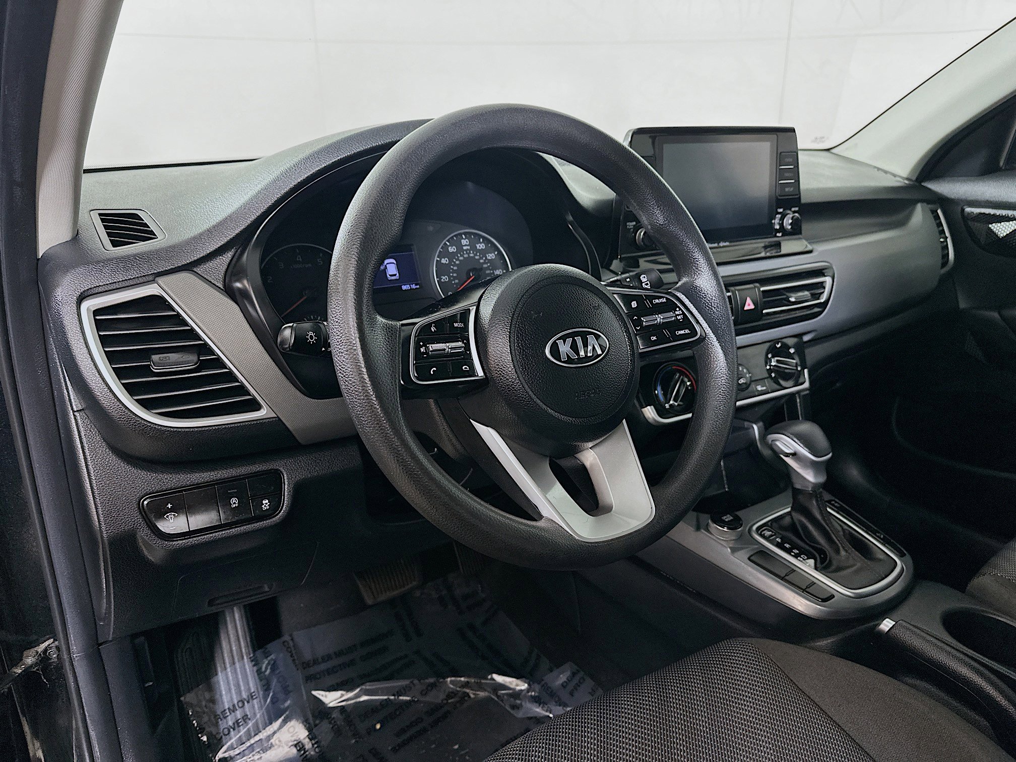 Used 2021 Kia Seltos LX image 9