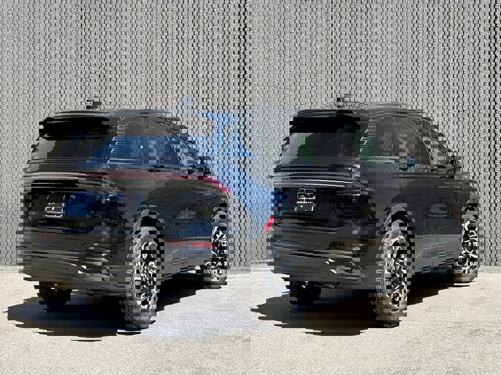 New 2025 Lincoln Nautilus Premier w/ Equipment Group 102A image 5