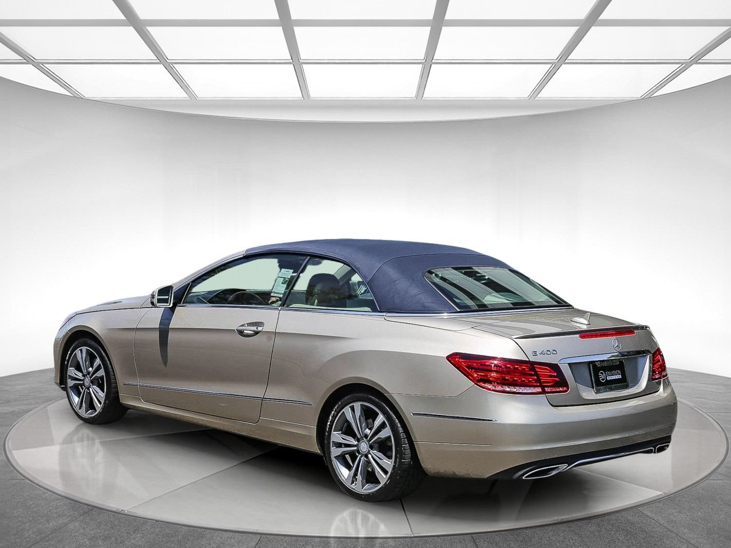 Used 2016 Mercedes-Benz E 400 Cabriolet image 2