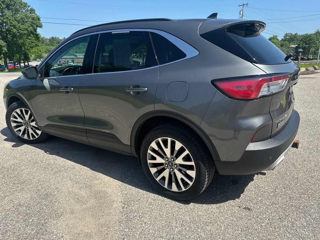 Used 2021 Ford Escape Titanium w/ Class II Trailer Tow Package AWD/4WD image 3
