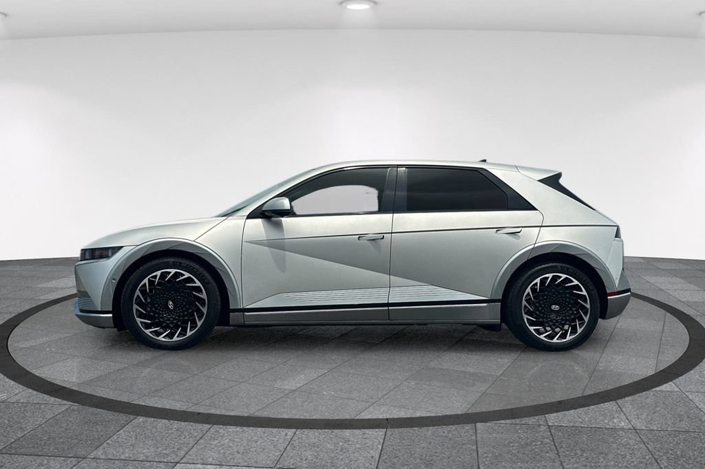 Used 2023 Hyundai Ioniq 5 Limited AWD/4WD image 9