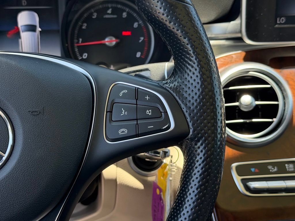Used 2019 Mercedes-Benz GLC 300 4MATIC image 23