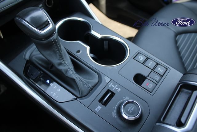 Used 2025 Toyota Highlander XSE AWD/4WD image 19