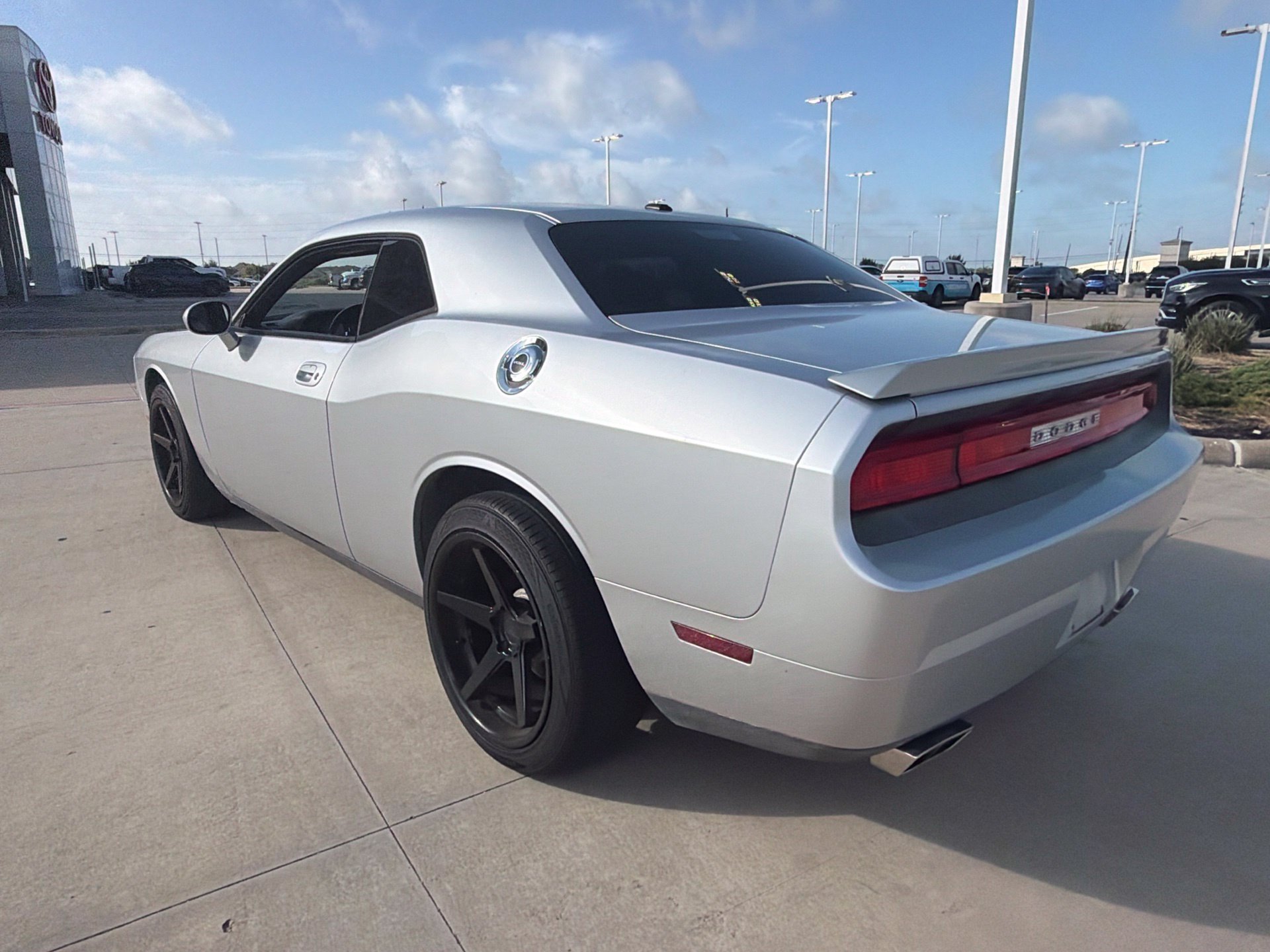 Used 2009 Dodge Challenger R/T RWD image 5