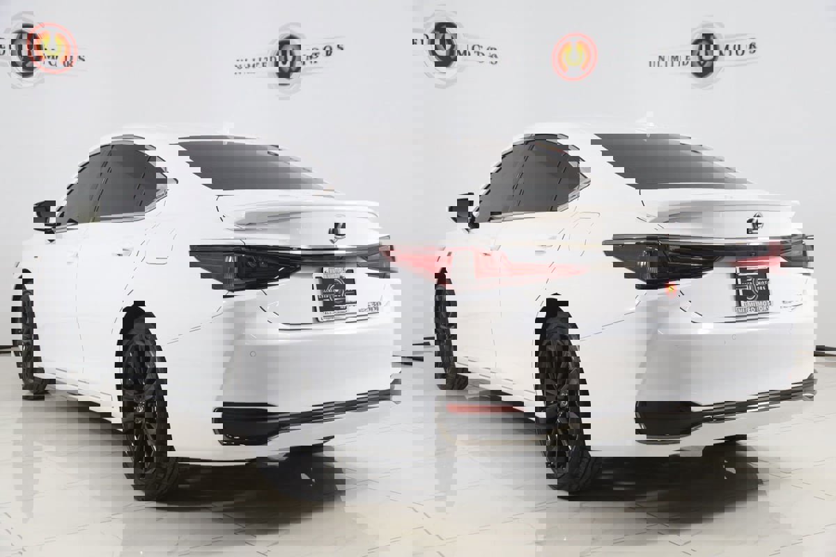 Used 2025 Lexus ES 300h F Sport w/ Accessory Package (Z1) image 4
