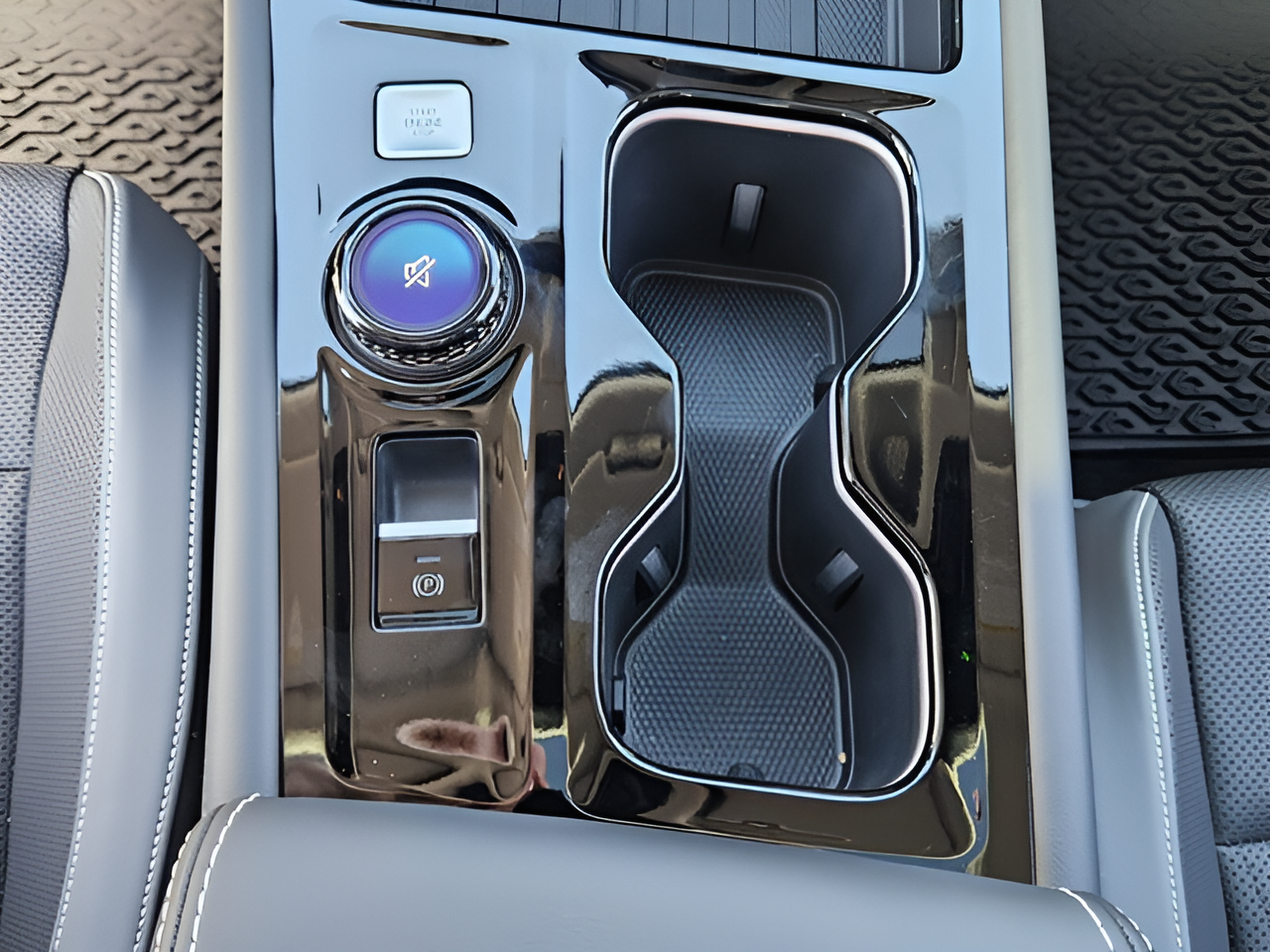 New 2027 Volkswagen Atlas SE FWD image 18