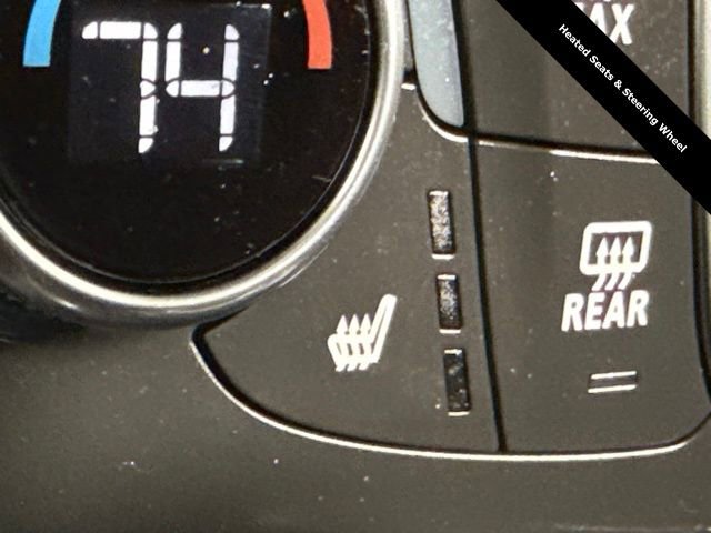 Used 2023 Chevrolet Traverse RS image 22