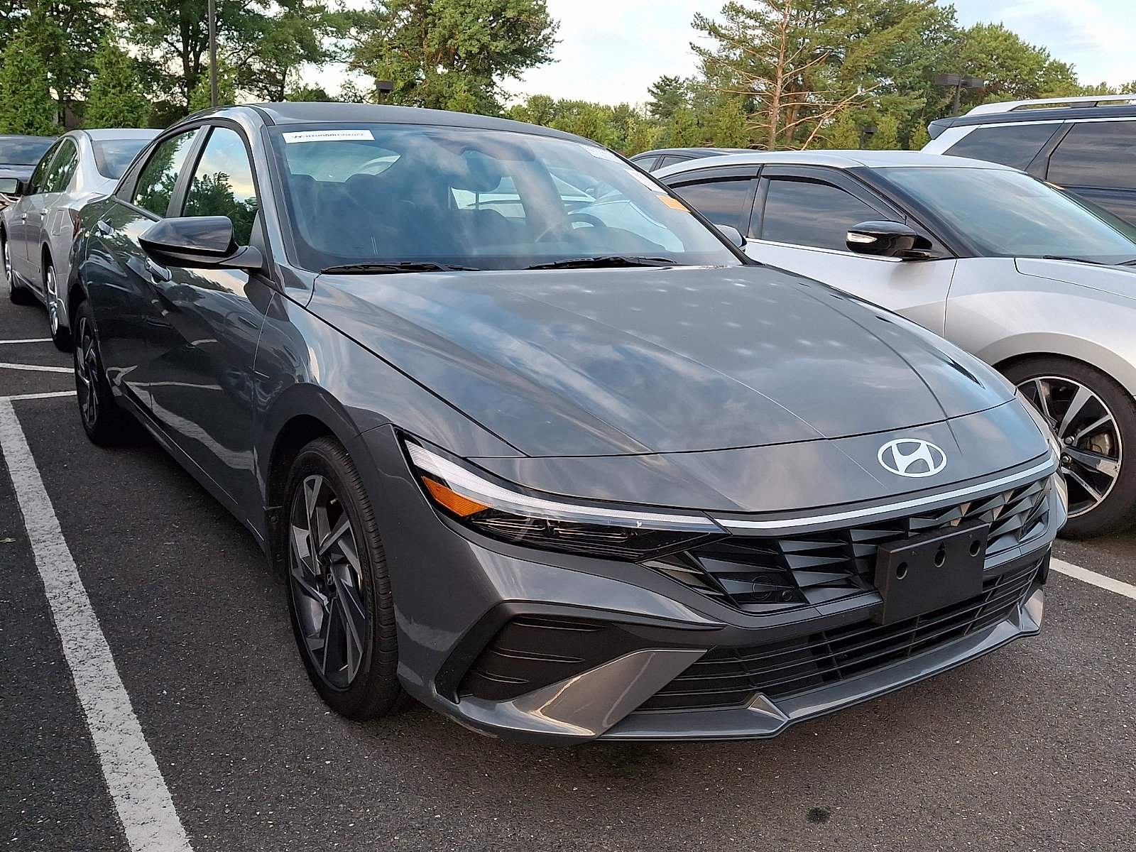 Used 2025 Hyundai Elantra Sport FWD image 5