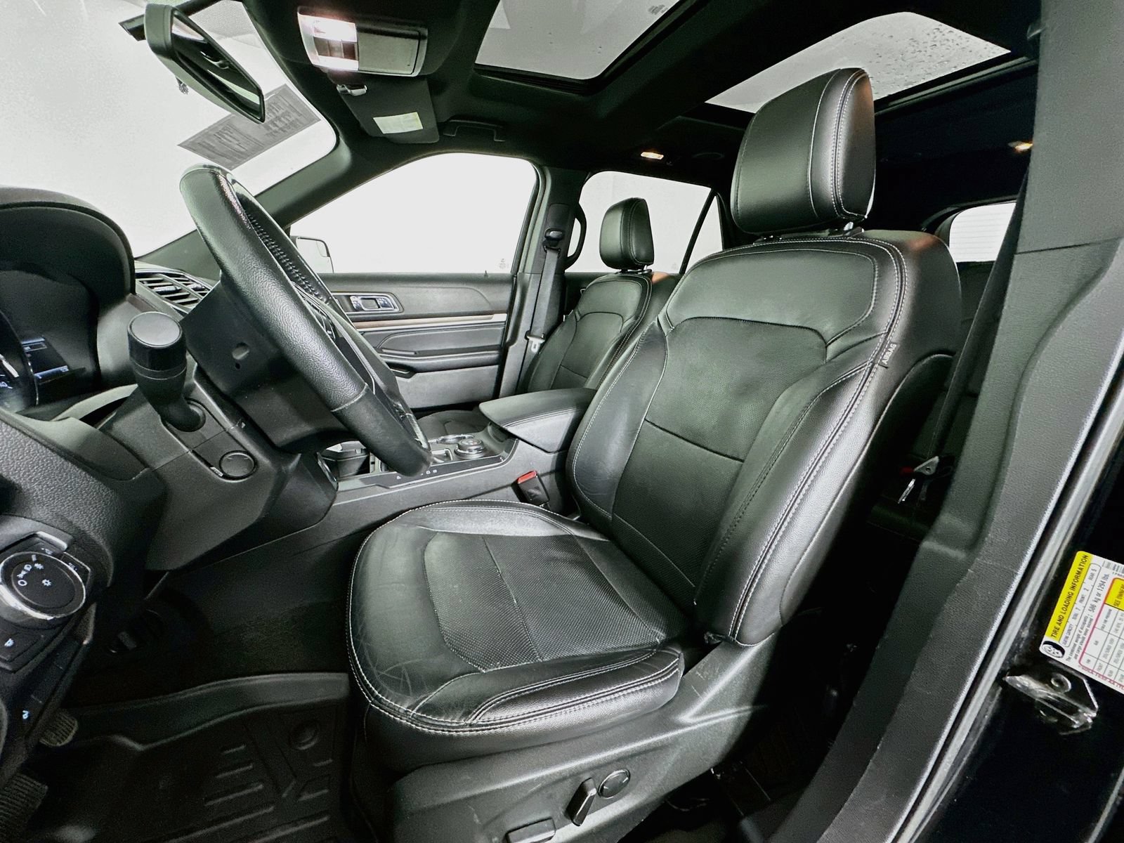 Used 2018 Ford Explorer Limited AWD/4WD image 23