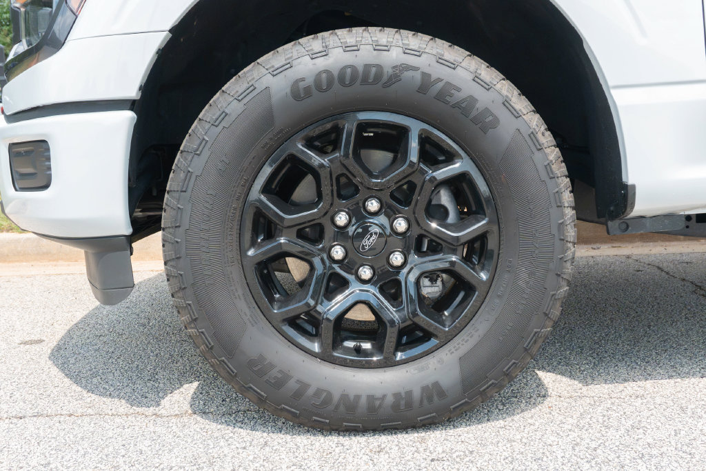 Used 2025 Ford F150 STX AWD/4WD image 5