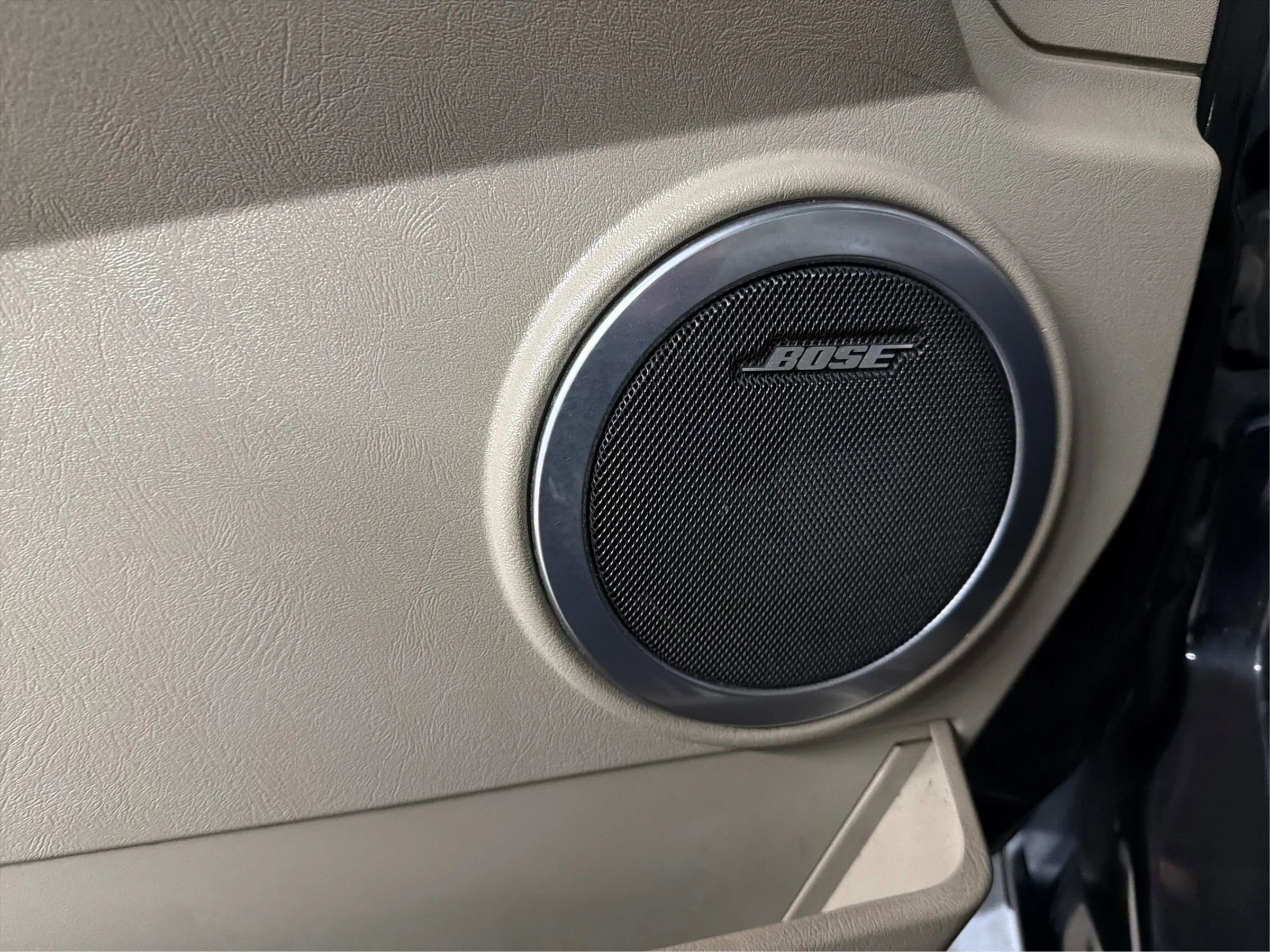 Used 2003 HUMMER H2 w/ Preferred Equipment Group image 24