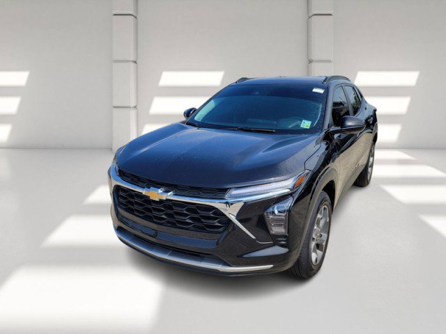 Used 2025 Chevrolet Trax LT w/ Driver Confidence Package