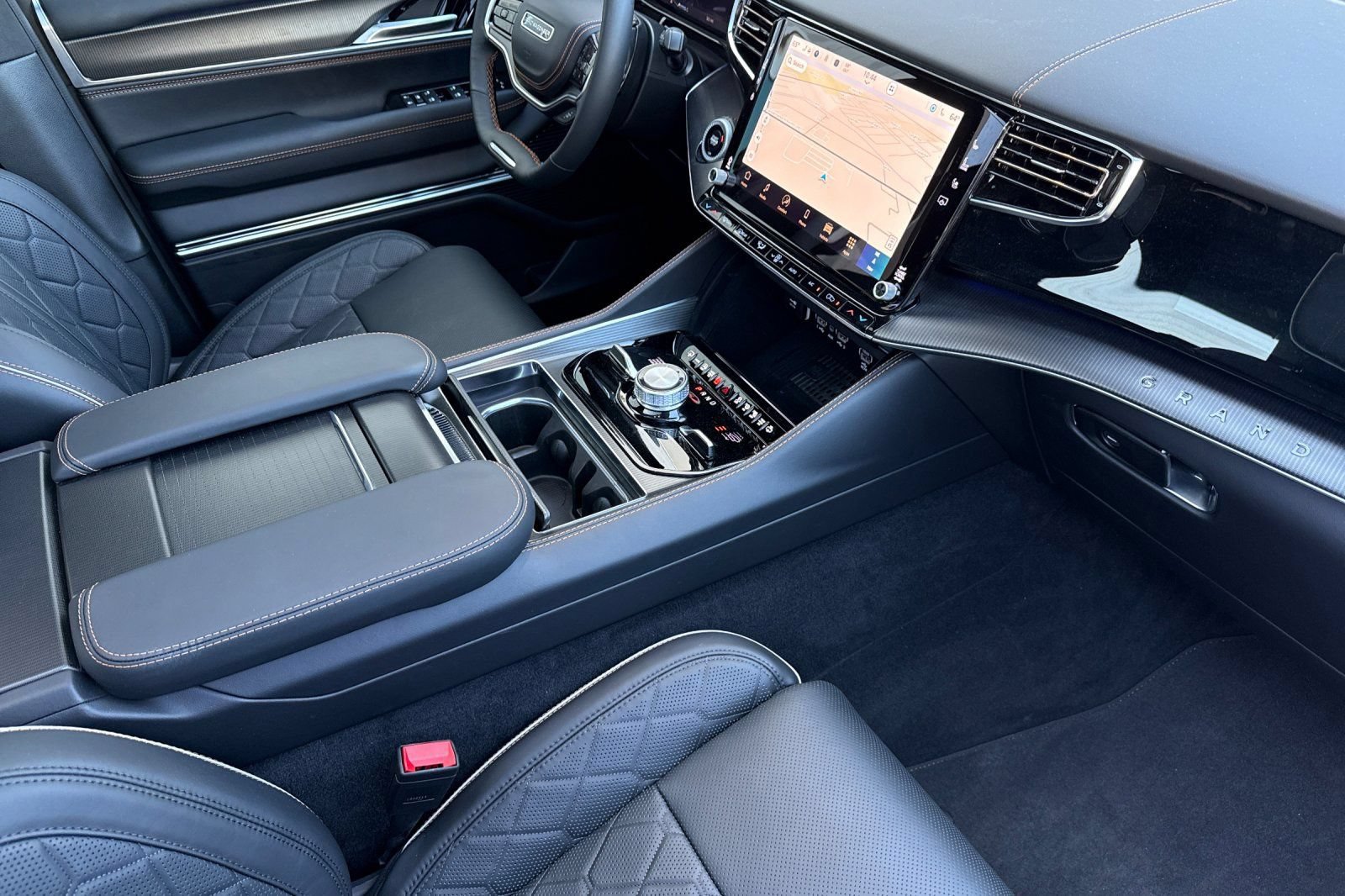 New 2026 Jeep Grand Wagoneer Summit AWD/4WD image 17