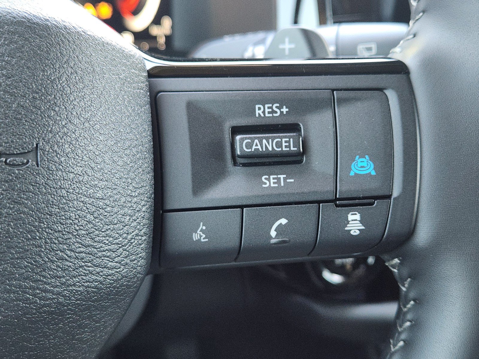 Used 2026 Nissan Pathfinder Platinum FWD image 24
