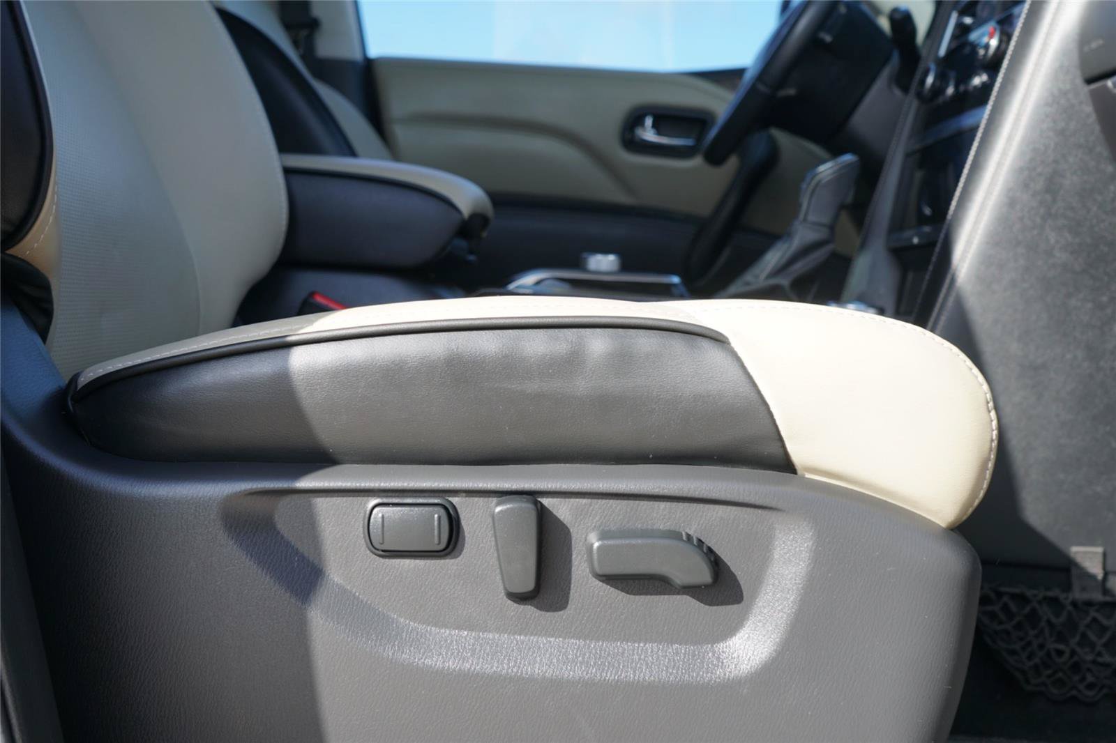 Used 2023 INFINITI QX80 Premium Select w/ Cargo Package AWD/4WD image 30