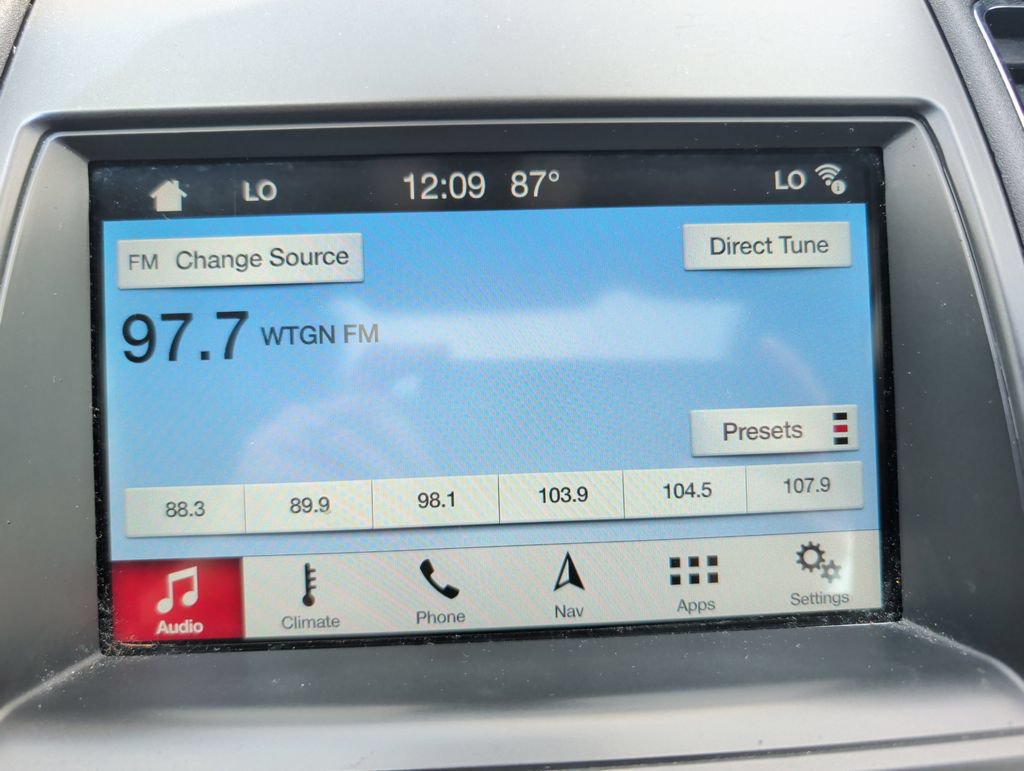 Used 2018 Ford Taurus Limited FWD image 13