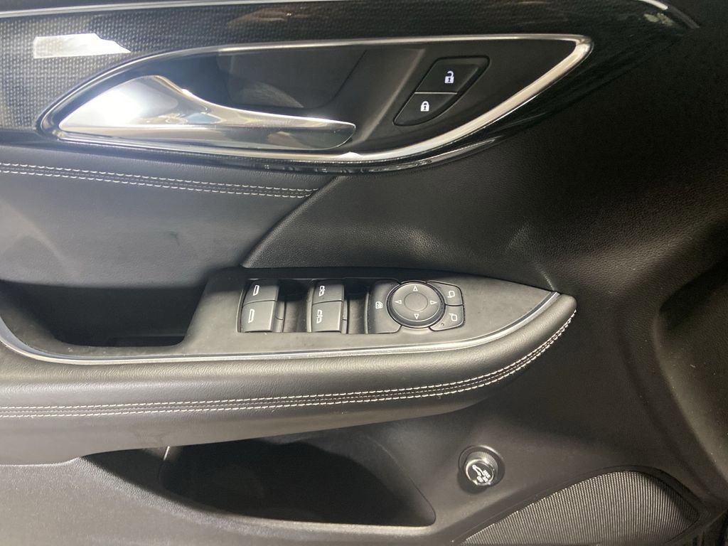 Used 2023 Buick Envision Preferred image 23