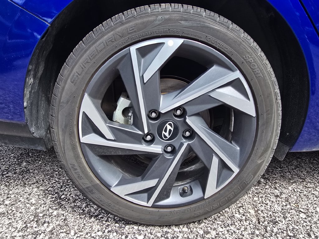 Used 2025 Hyundai Elantra SEL FWD image 16