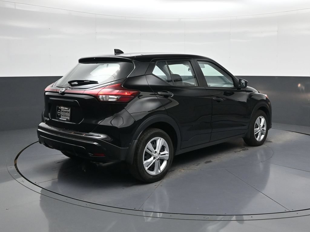 Certified 2025 Nissan Kicks Play S FWD image 10