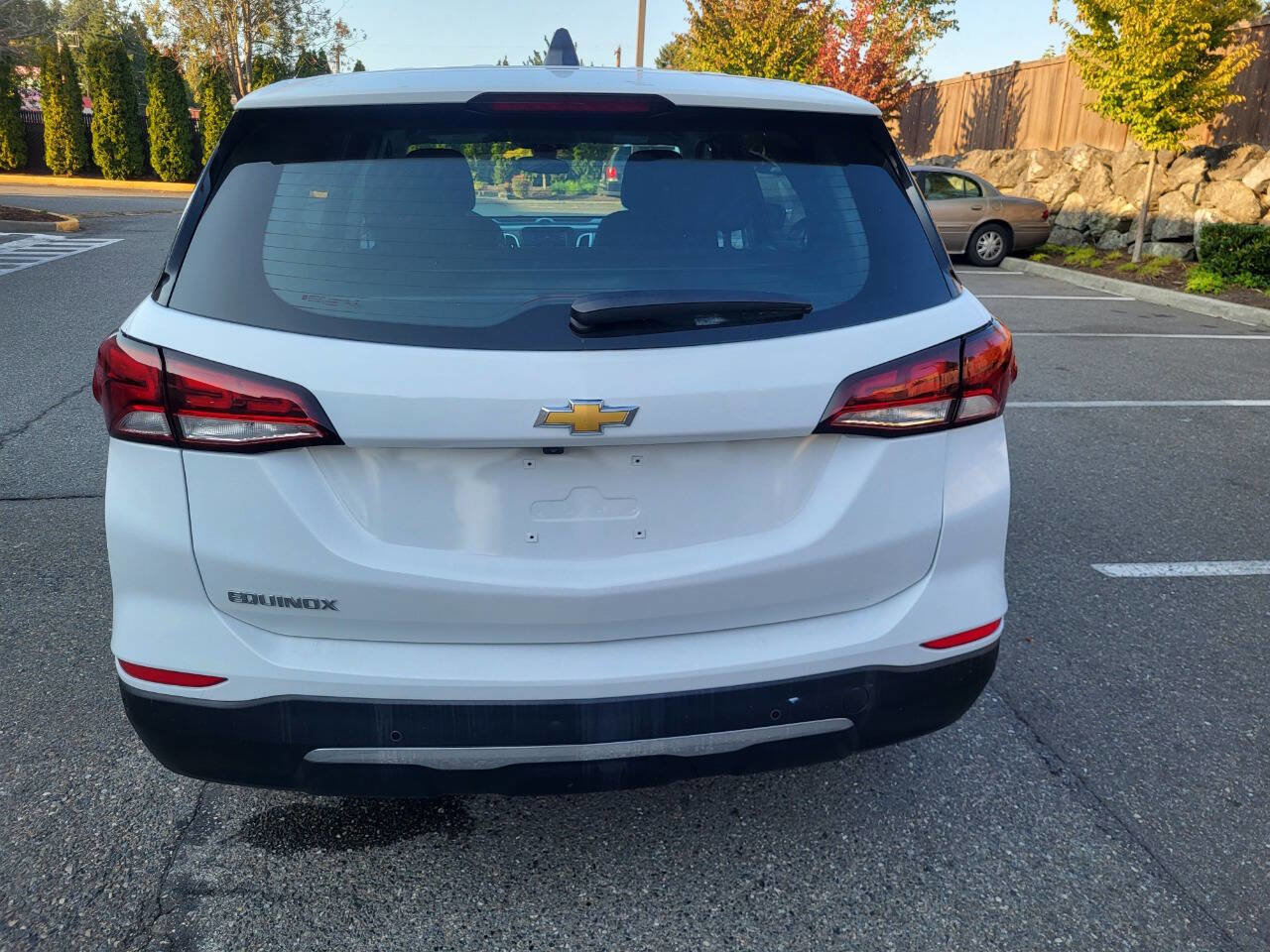 Used 2024 Chevrolet Equinox LS w/ LS Convenience Package image 3