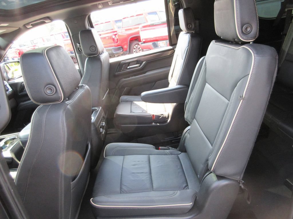 Used 2025 GMC Yukon XL Elevation w/ Technology Package AWD/4WD image 23