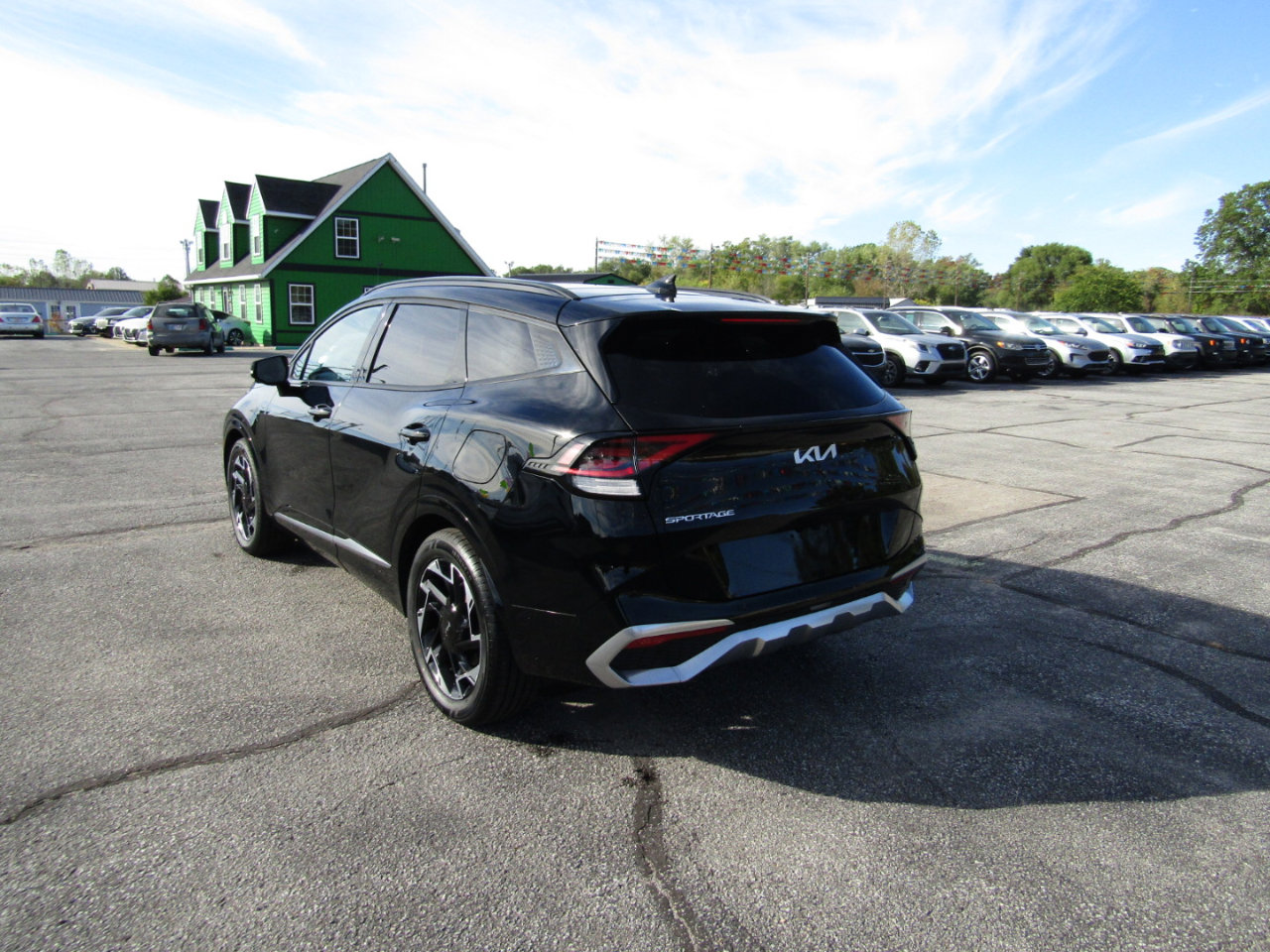 Used 2023 Kia Sportage SX image 5