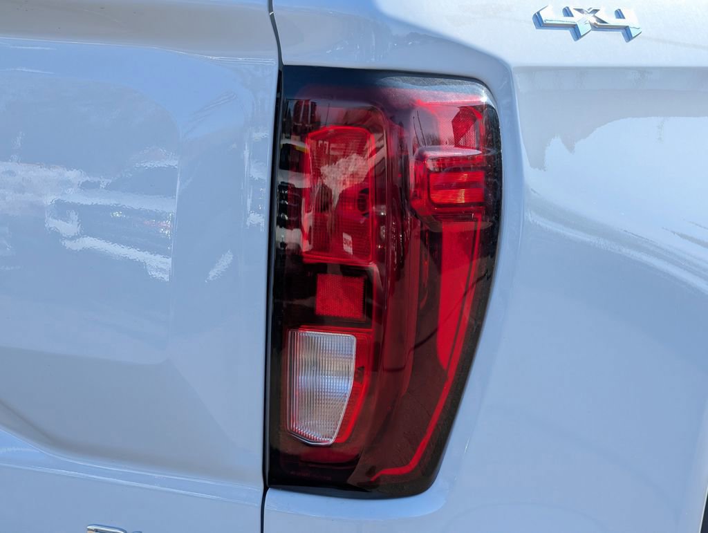 New 2026 GMC Sierra 1500 SLE image 17