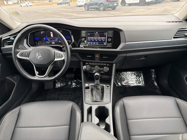 Used 2024 Volkswagen Jetta SE image 15