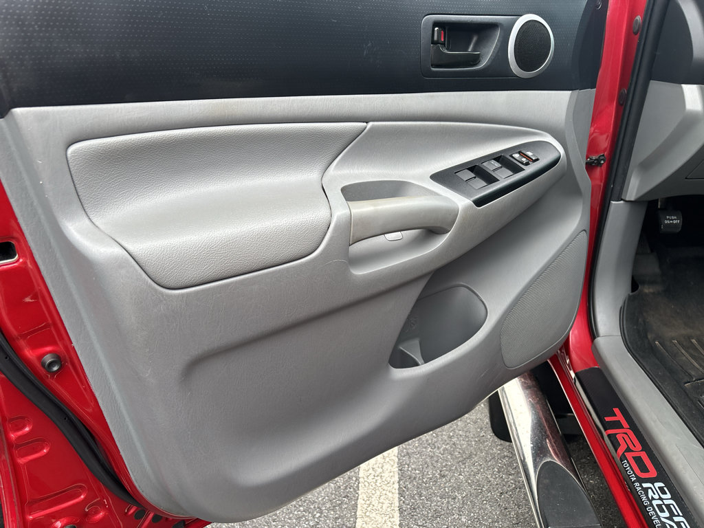 Used 2014 Toyota Tacoma PreRunner w/ SR5 Package RWD image 11