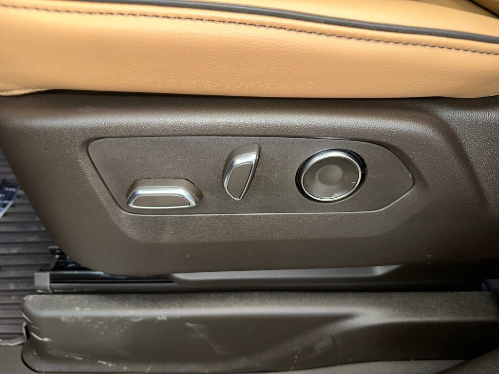 New 2026 Cadillac Escalade ESV Luxury w/ Touring Package image 6