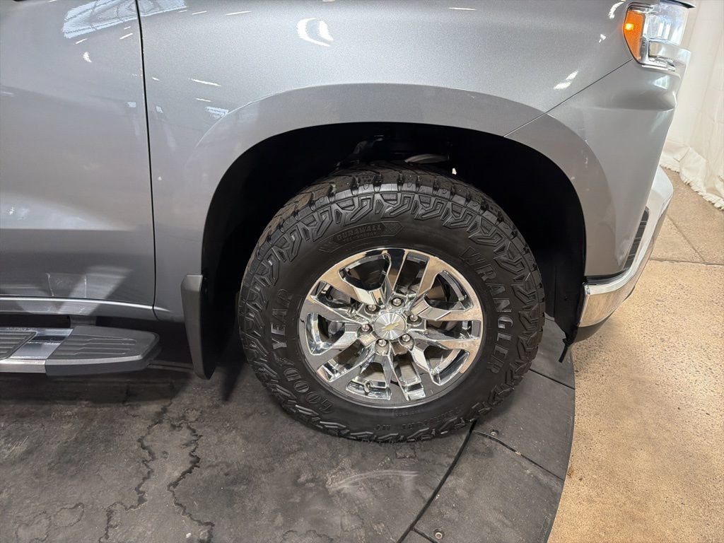 Used 2019 Chevrolet Silverado 1500 LT w/ All-Star Edition AWD/4WD image 38