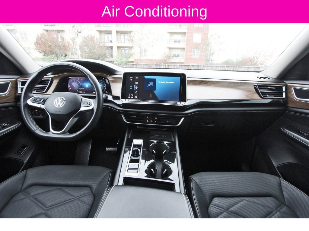 Used 2024 Volkswagen Atlas SE w/ Black Wheel Package image 10