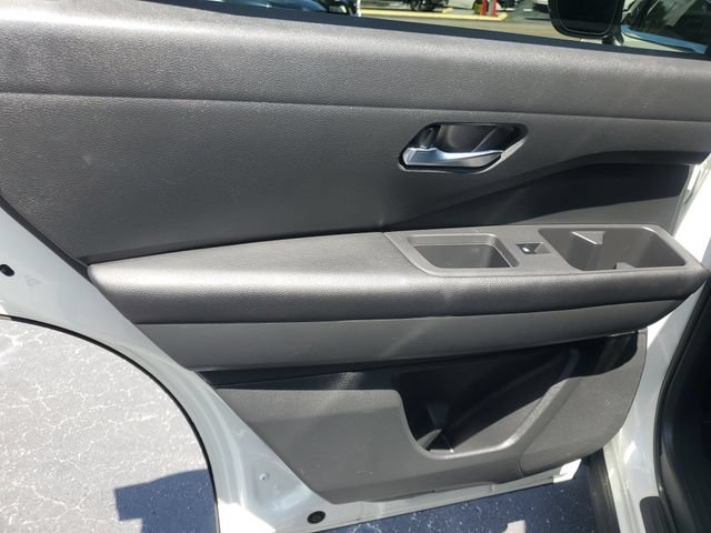 Used 2022 Nissan Pathfinder SV FWD image 7