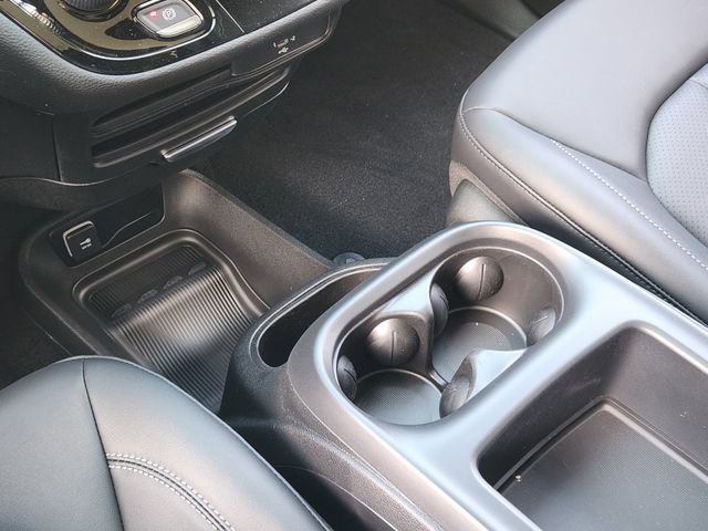 New 2026 Chrysler Pacifica Select FWD image 16