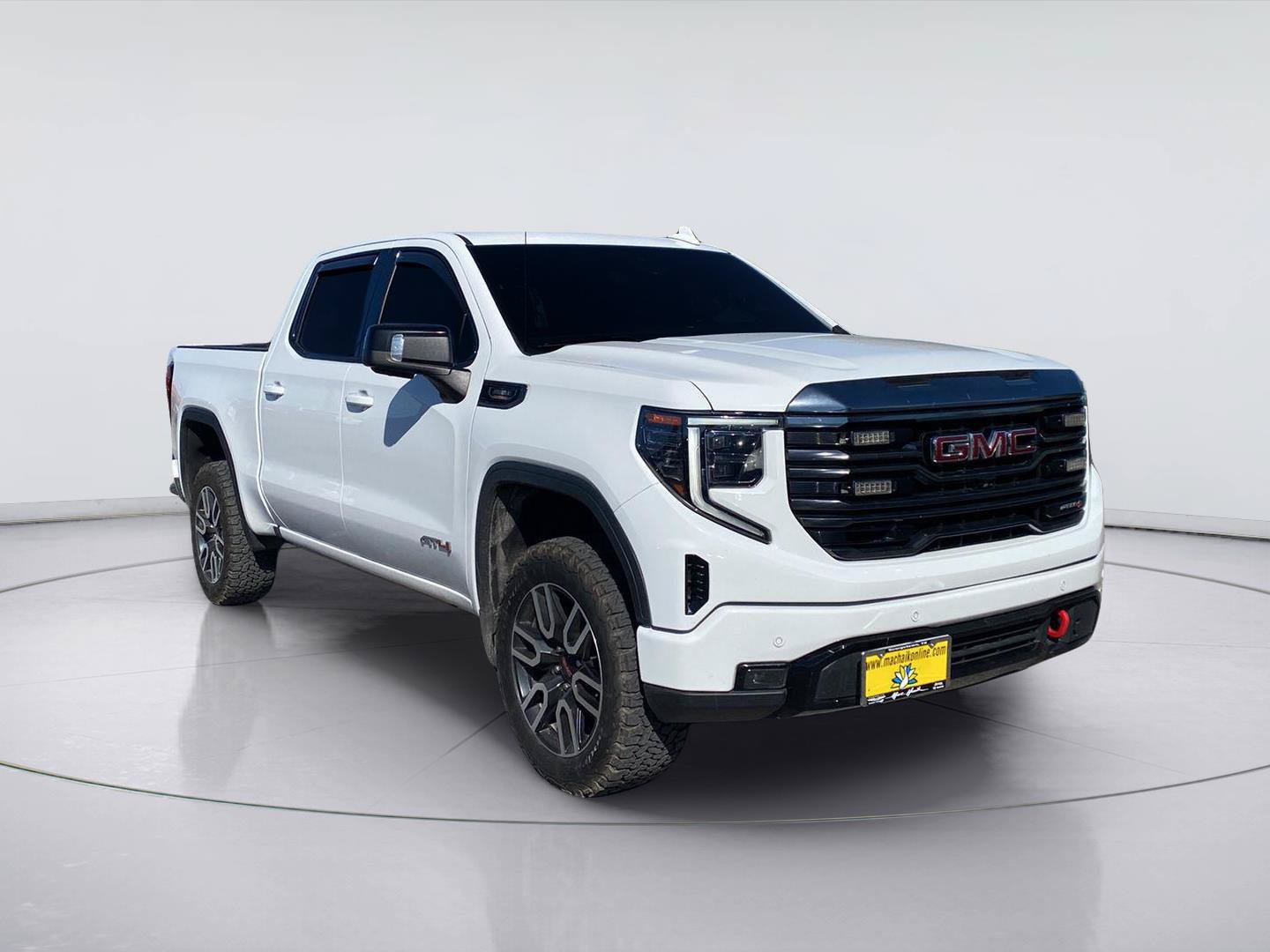Used 2023 GMC Sierra 1500 AT4 w/ Technology Package AWD/4WD image 7
