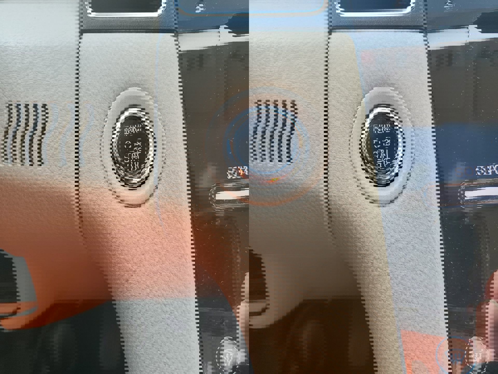 Used 2018 Ford Taurus Limited w/ Driver Assist Package image 25