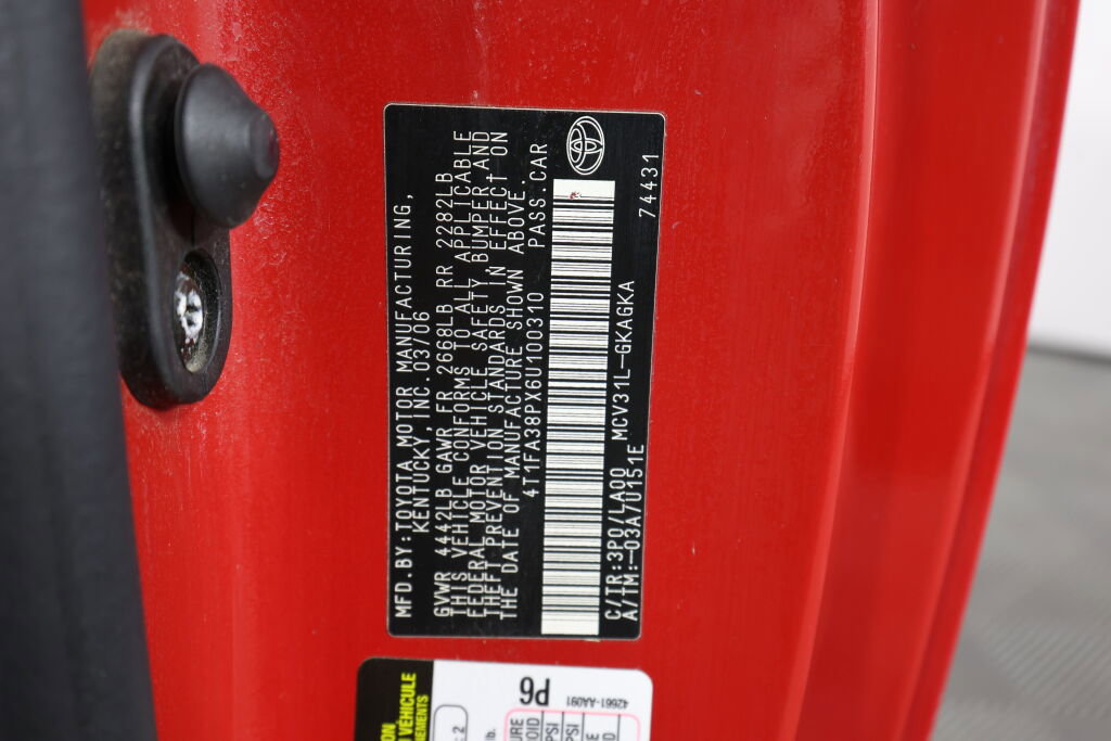 Used 2006 Toyota Solara SE image 32