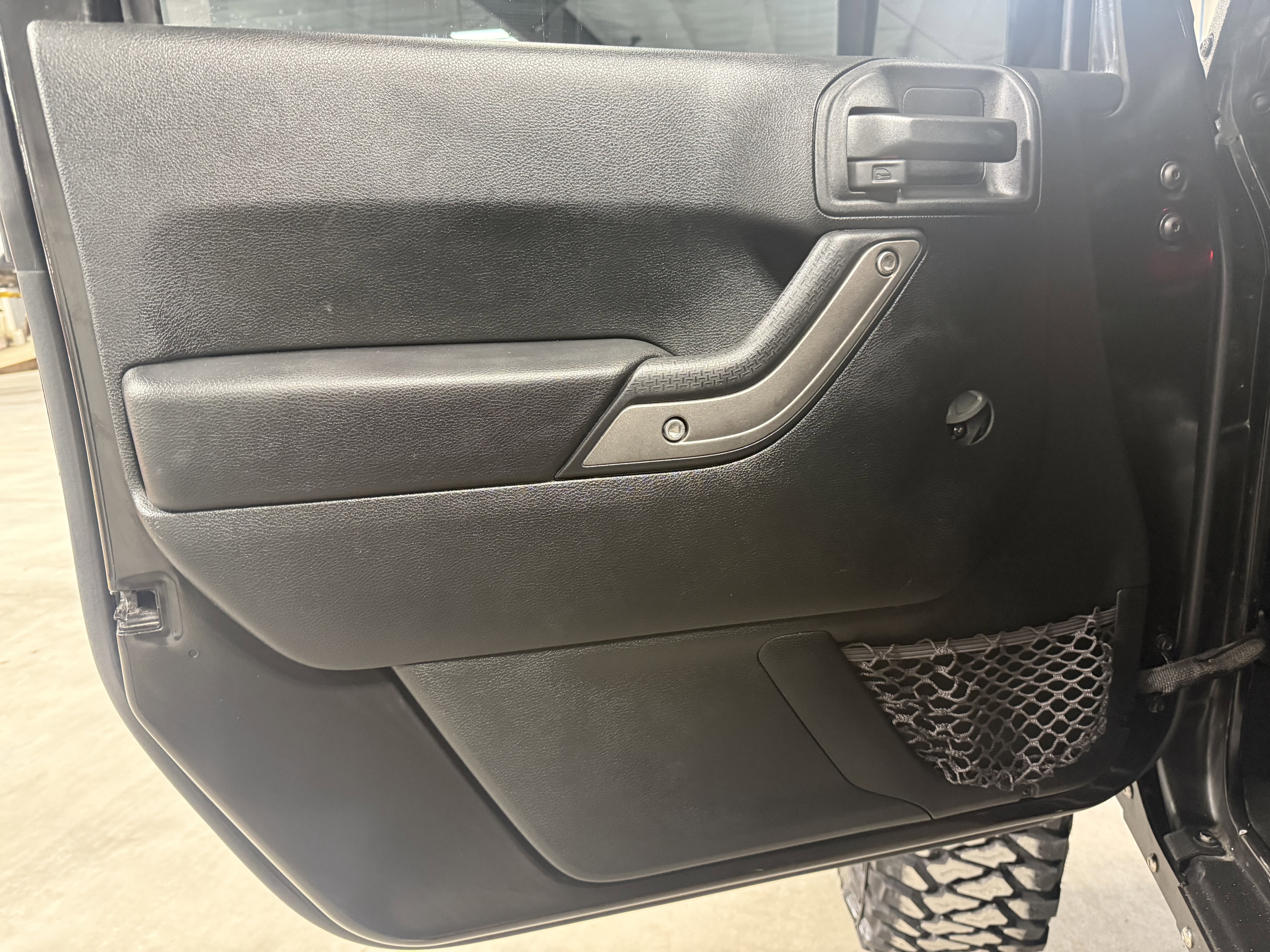 Used 2018 Jeep Wrangler Unlimited Sport image 23