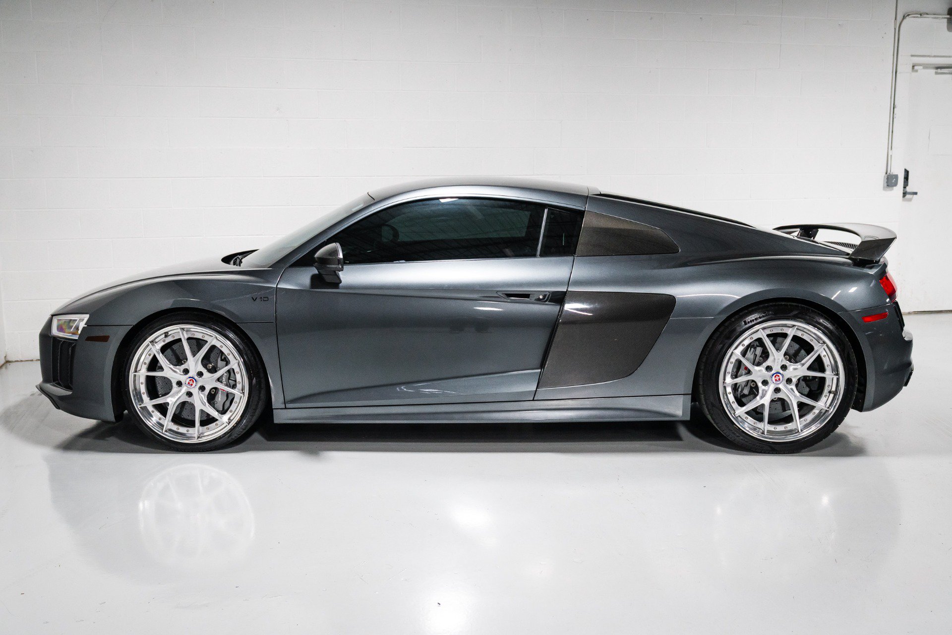 Used 2018 Audi R8 V10 plus AWD/4WD image 6